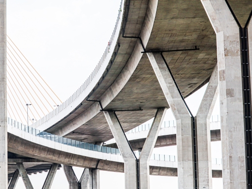 Closeup view of bridge supports.